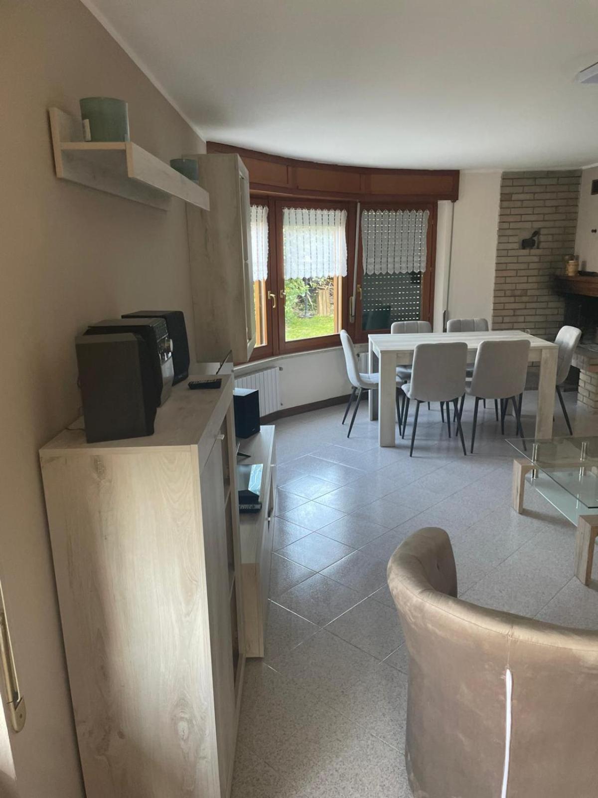 Villa Elena Appartamento In Villa Montinelle Eksteriør billede